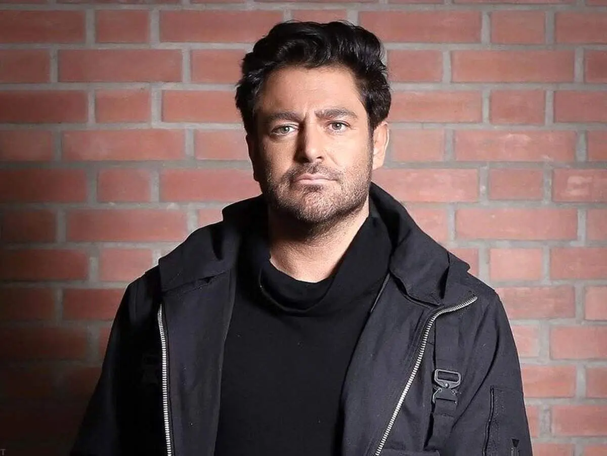 خودنمایی های تمام نشدنی محمدرضا گلزار اینبار با این کتونی شیک! + عکس