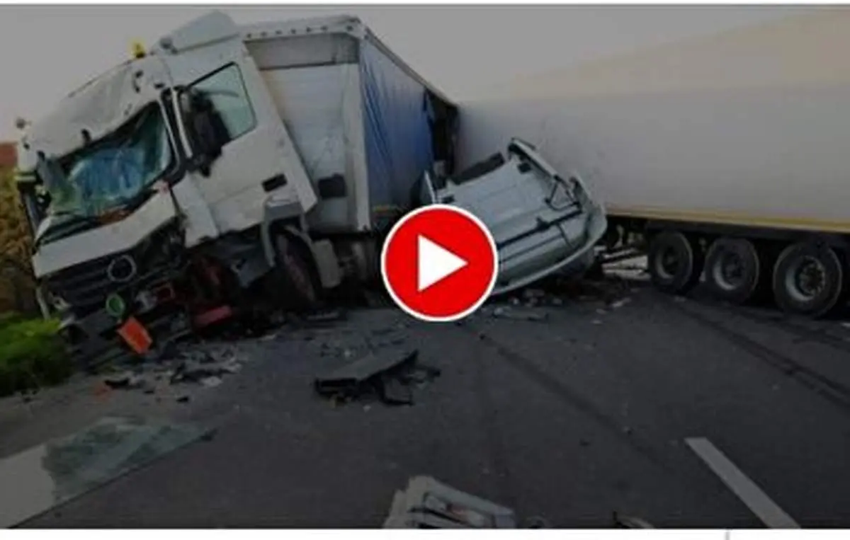 لحظه وحشتناک  ترمز بریدن تریلی وسط بزرگراه