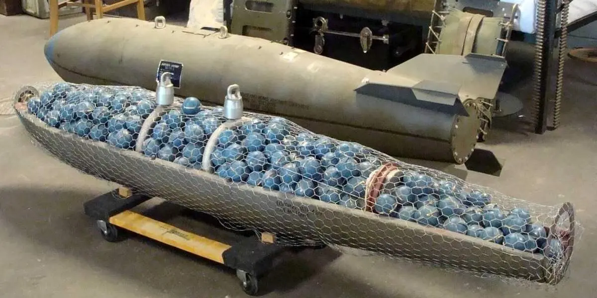 بمب خوشه‌ای چیست و چرا استفاده از آن بحث برانگیز است؟