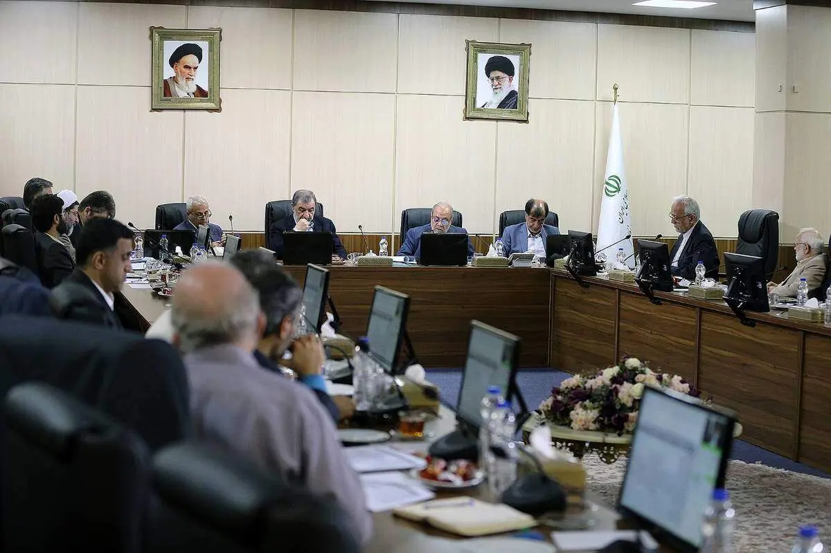 بررسی طرح بانک مرکزی در کمیسیون اقتصادی، اداری و بازرگانی مجمع