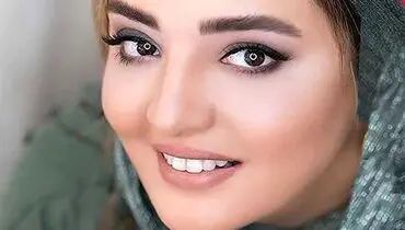 سلفی آینه ای نرگس محمدی با لبخندی دلنشین!+ عکس
