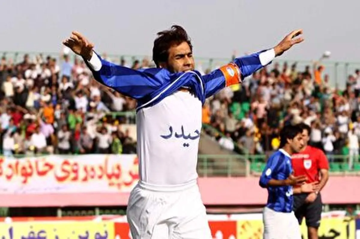 مهاجمی که دروازه‌‌بان شد!+فیلم