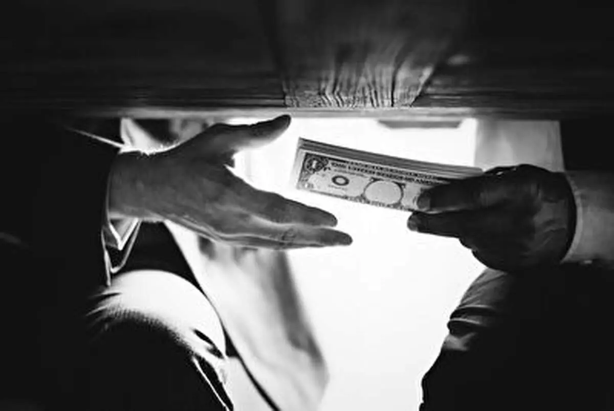 یک متکدی میلیونر و رشوه ۱۴۴ میلیون تومانی!+فیلم