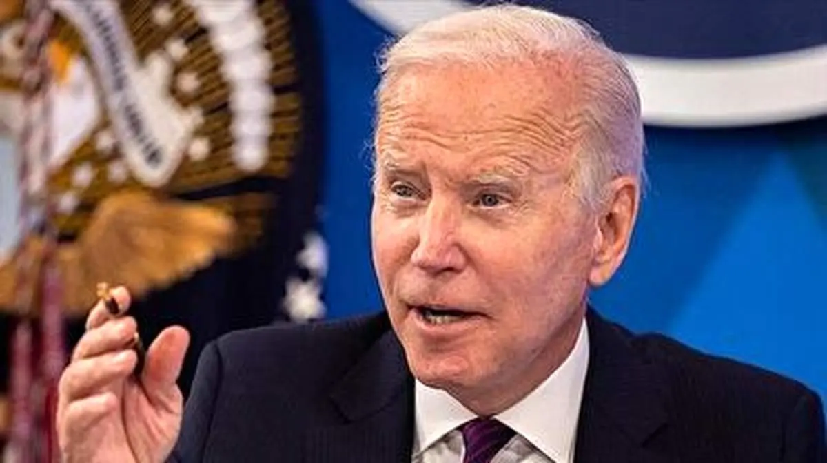 خوش و‌ بش دوباره بایدن با دوستان خیالی‌اش در حین سخنرانی: نَپَر!+ فیلم