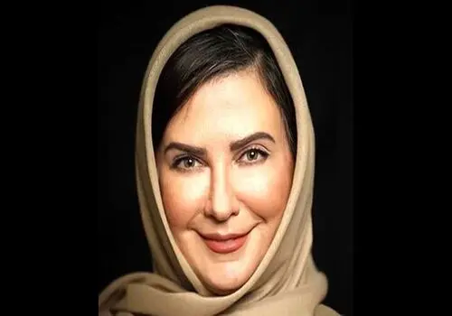 جوانی جاودانه خانم بازیگر! عکس جدید لعیا زنگنه در آستانه‌ی ۶۰ سالگی