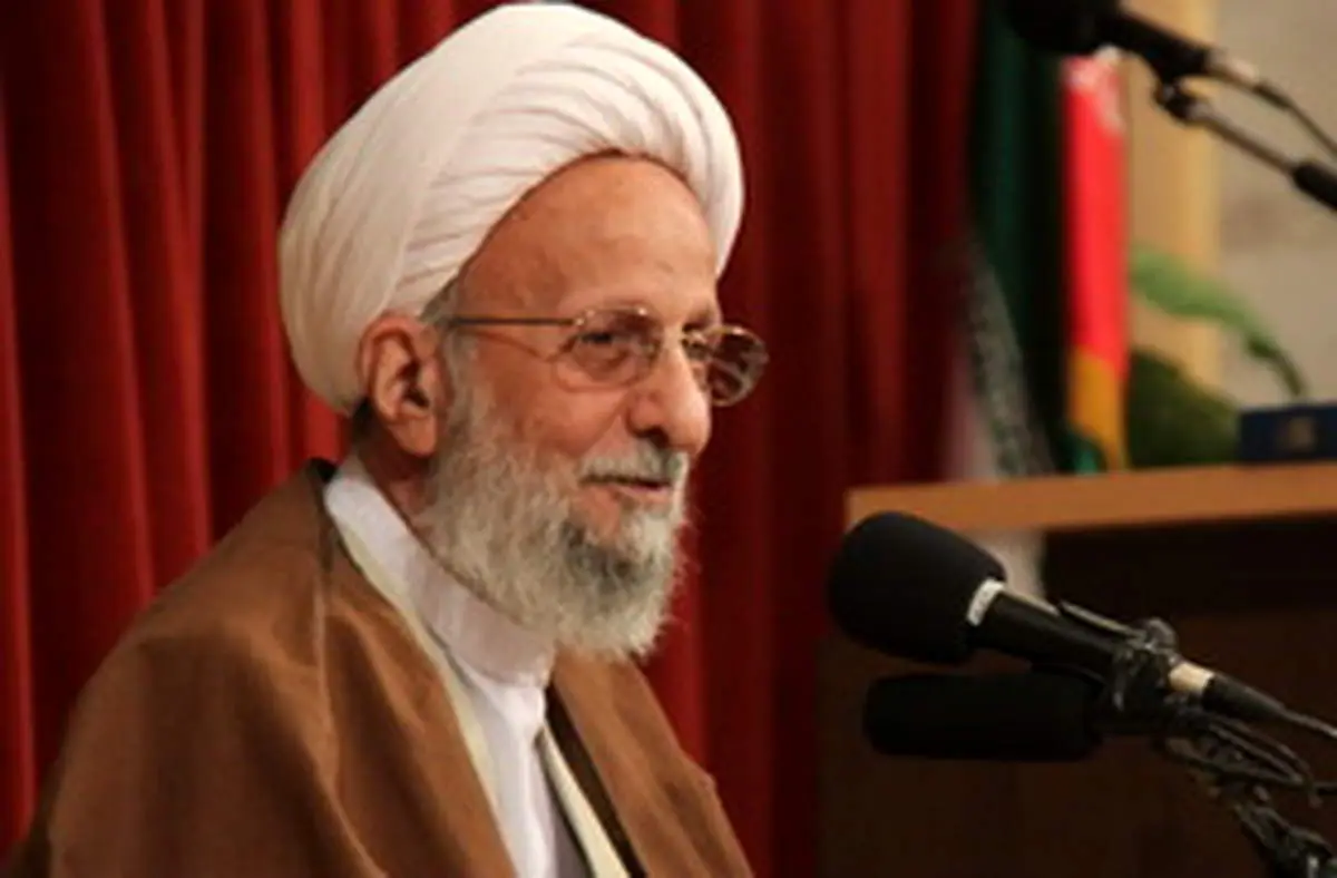 امروز نماد اسلام، شخص مقام معظم رهبری است