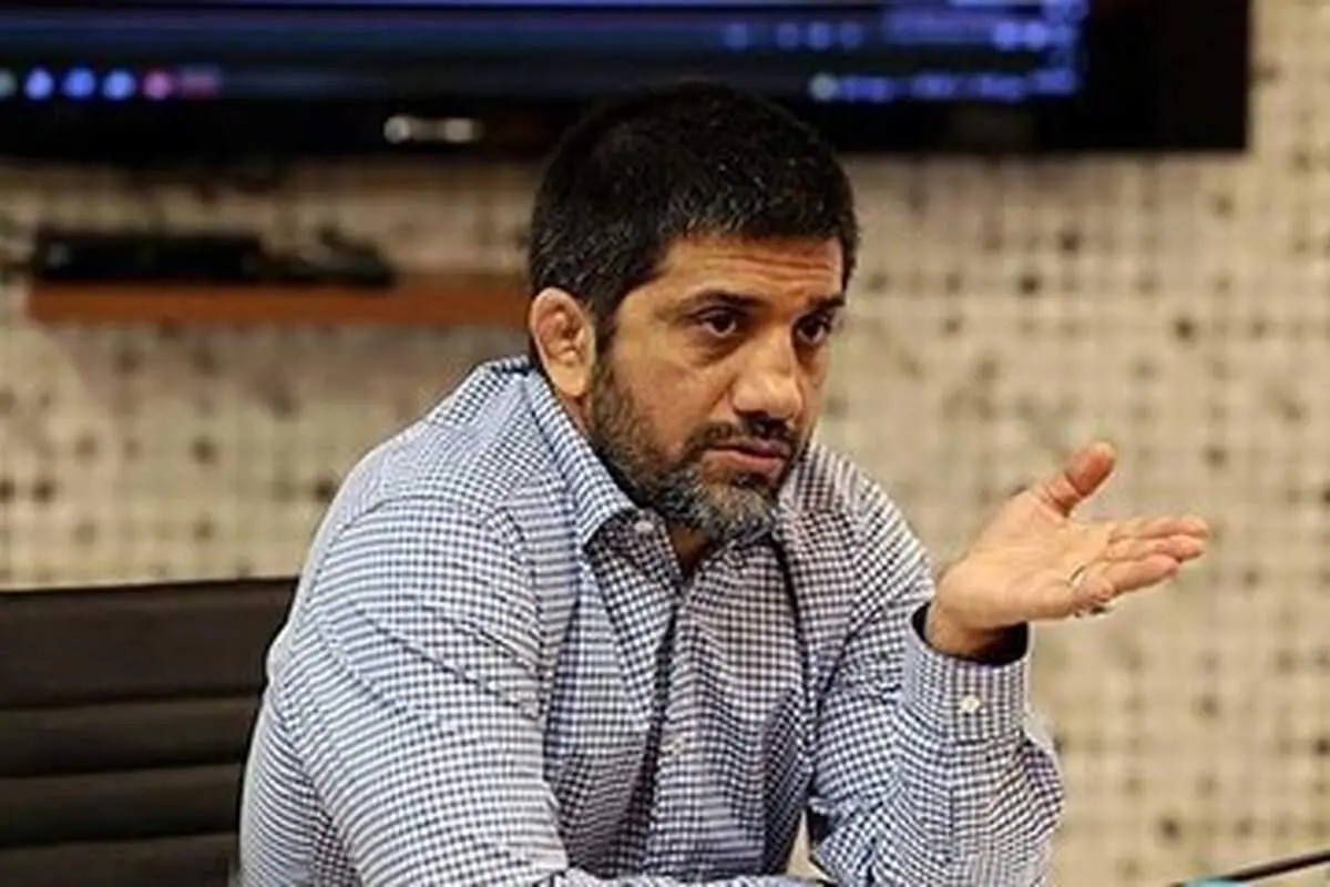 علیرضا دبیر روی تخت بیمارستان+ عکس