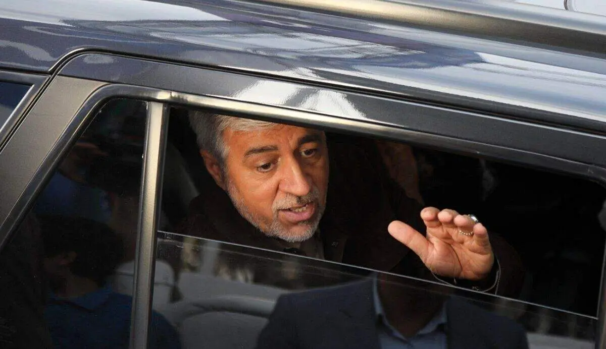 وزیر ورزش از سمت خود استعفا داد/ حمید سجادی به بیمارستان رفت!