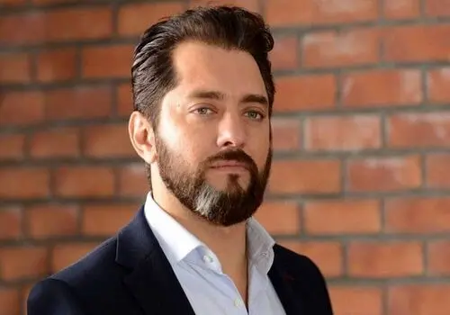 خاطره بازی بهرام رادان با عکسی از 21 سال پیش