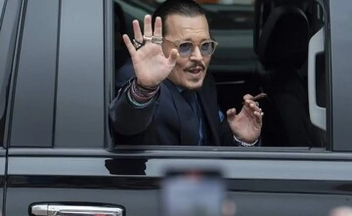 جانی دپ عاشق این خودرو است!+  عکس