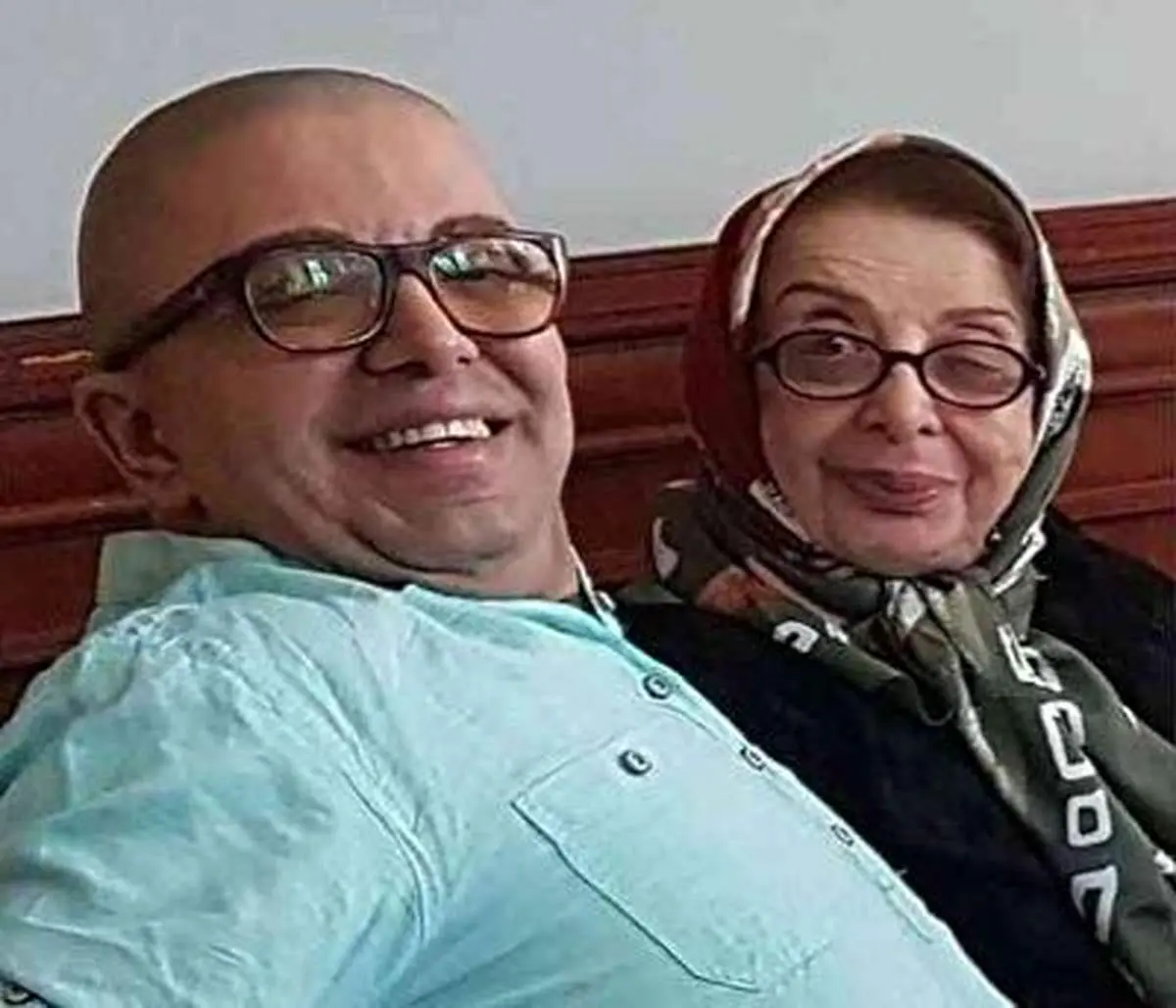 گریههای تلخ آقای بازیگر بهیاد مادرش+ فیلم