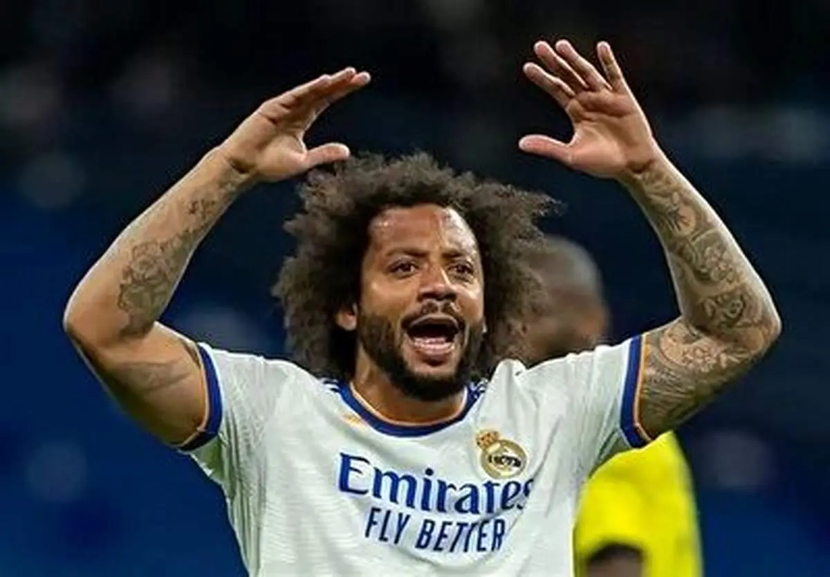 لحظه وحشتناک شکسته شدن پای بازیکن فوتبال+ فیلم (۱۶+)