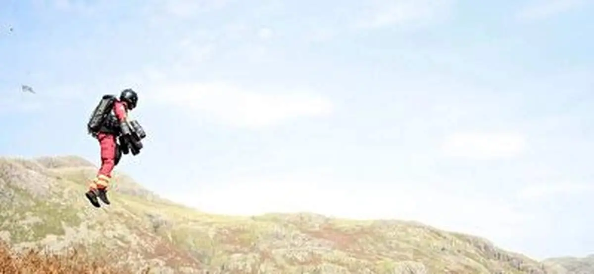 این مرد با جت دست ساز خود پرواز می کند+ فیلم