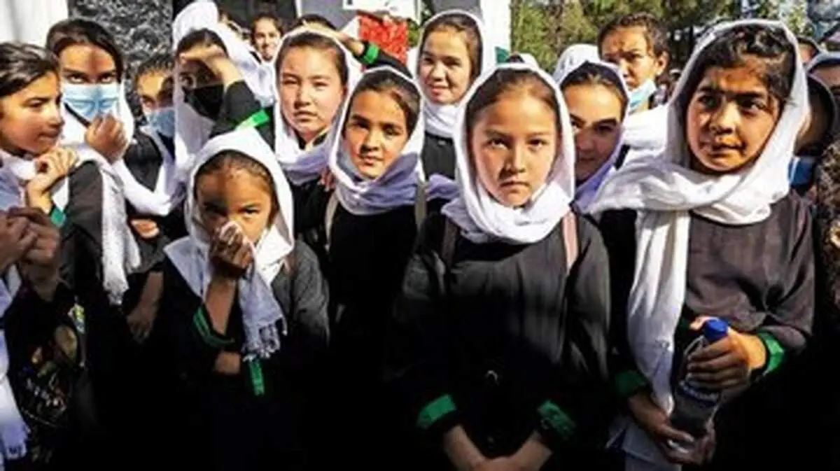 طالبان جلوی تحصیل دختران غزنی را گرفت