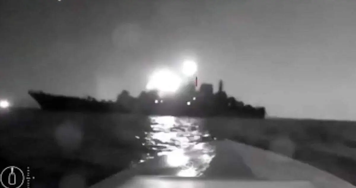 انهدام بندر تجاری و نفتکش روسی با رونمایی از پهپادهای دریایی اوکراین+ویدیو