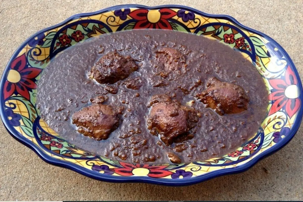 فسنجون مرغ به سبک شیرازی