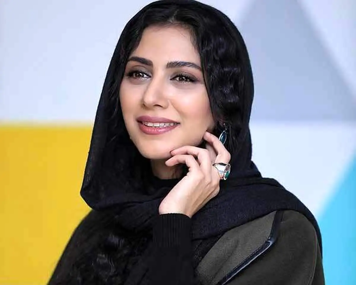 چهره جدید مونا فرجاد با میکاپی ملیح و دوست داشتنی+ عکس