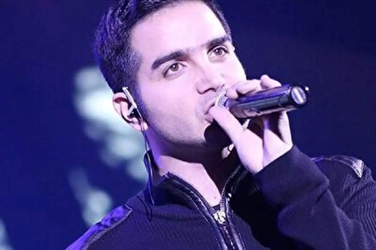 عطسه محسن یگانه وسط اجرای آهنگ در کنسرت! +فیلم