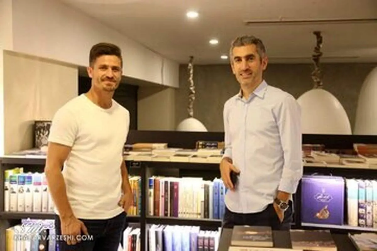 شهران ناظری مهمان ویژه کتابفروشی زیدان استقلالی ها+ عکس