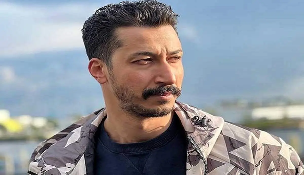 جدیدترین هنرنمایی بهرام افشاری در «مرد عینکی»+ عکس