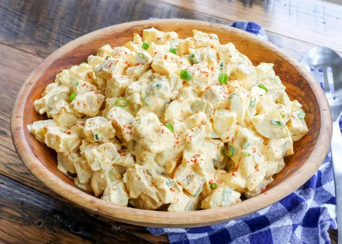 طرز تهیه سالاد سیب زمینی کلاسیک