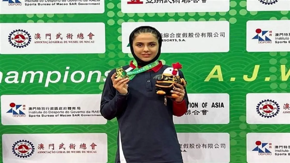 دختر ووشوکار ایران بر بام آسیا ایستاد