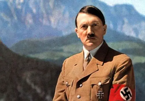 تصویری خبر ساز از بدل آدولف هیتلر در یک رستوران در آلمان!