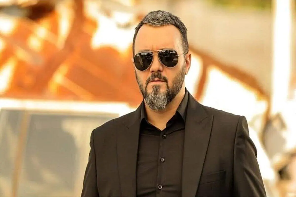 اقدام خطرناک آقای بازیگر هنگام رانندگی در اتوبان!+عکس