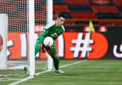 گل گهر به پرسپولیس: این بازیکن فروشی نیست تمام!