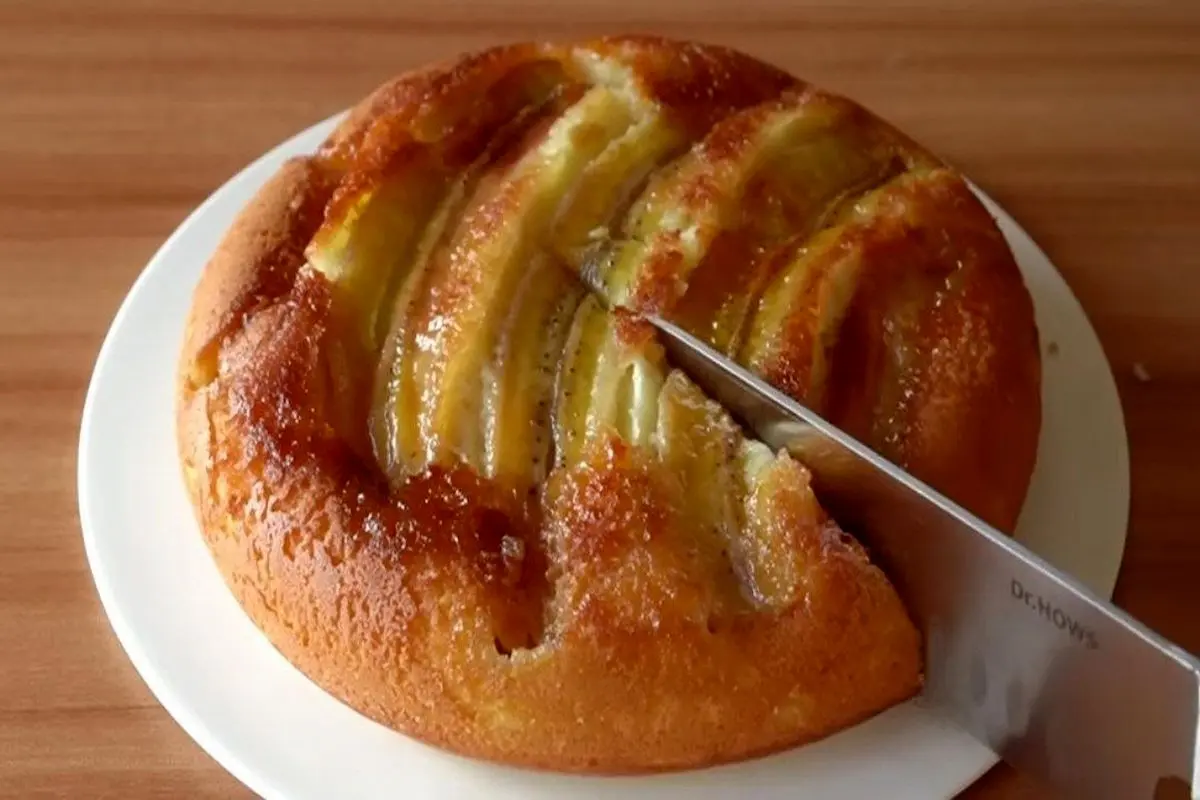 نحوه پخت لذیذترین کیک موزی بدون فر را ببینید+ فیلم