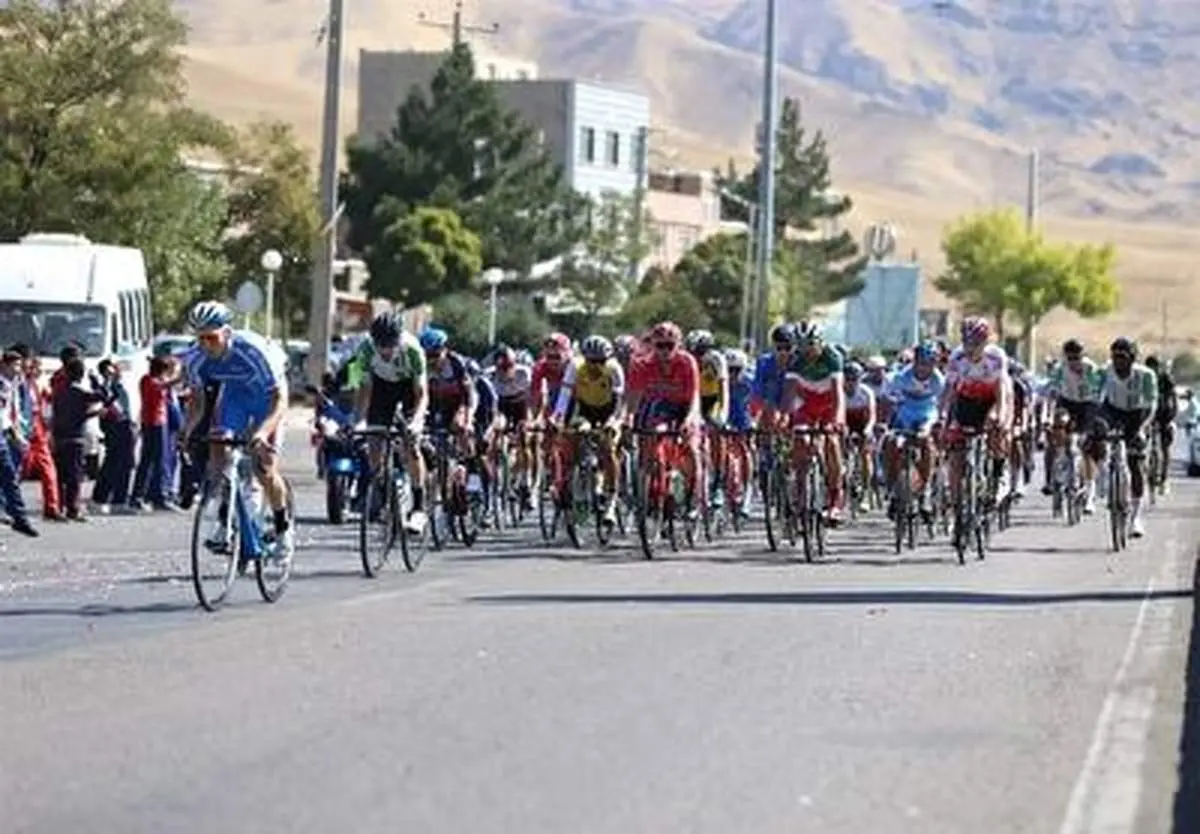 آبروریزی در مسابقات تور دوچرخه‌سواری ایران - آذربایجان!/  نماینده ایران بدون دوچرخه+ فیلم