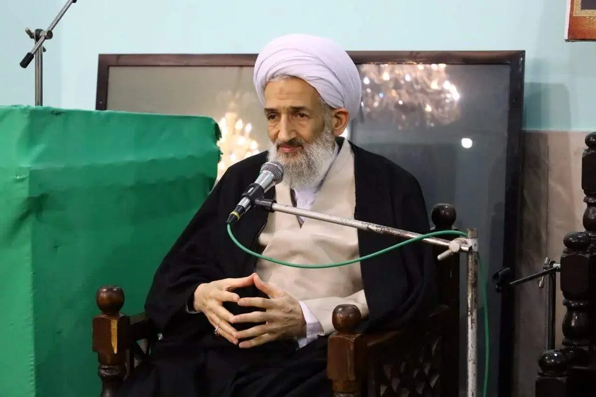 امام جمعه ساری: برای مقابله با آمریکا ما حاضریم یک نان را ۹۰ میلیون نفری بخوریم