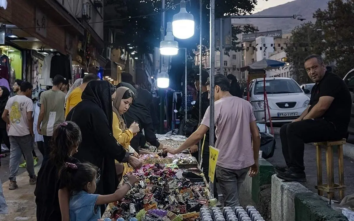 استخدام دستفروش با حقوق ماهیانه ۳۰ میلیون تومان!