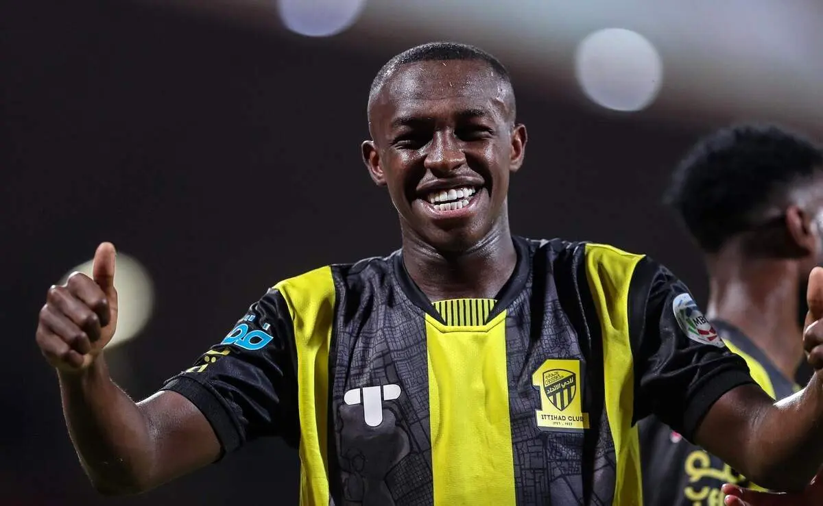 همسفر همیشگی مسی با این کار عجیبش سوژه شد+عکس