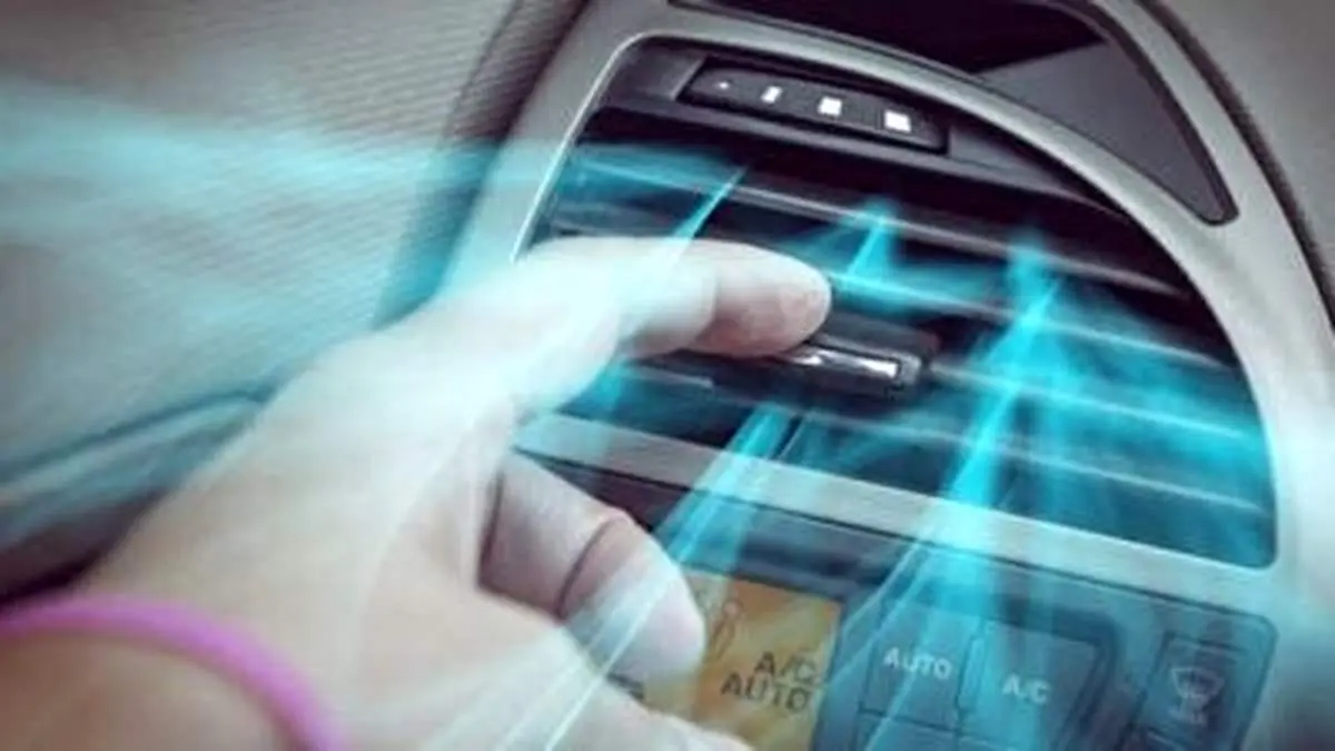 خلاقیت بامزه یک راننده برای خنک شدن ماشینش +فیلم