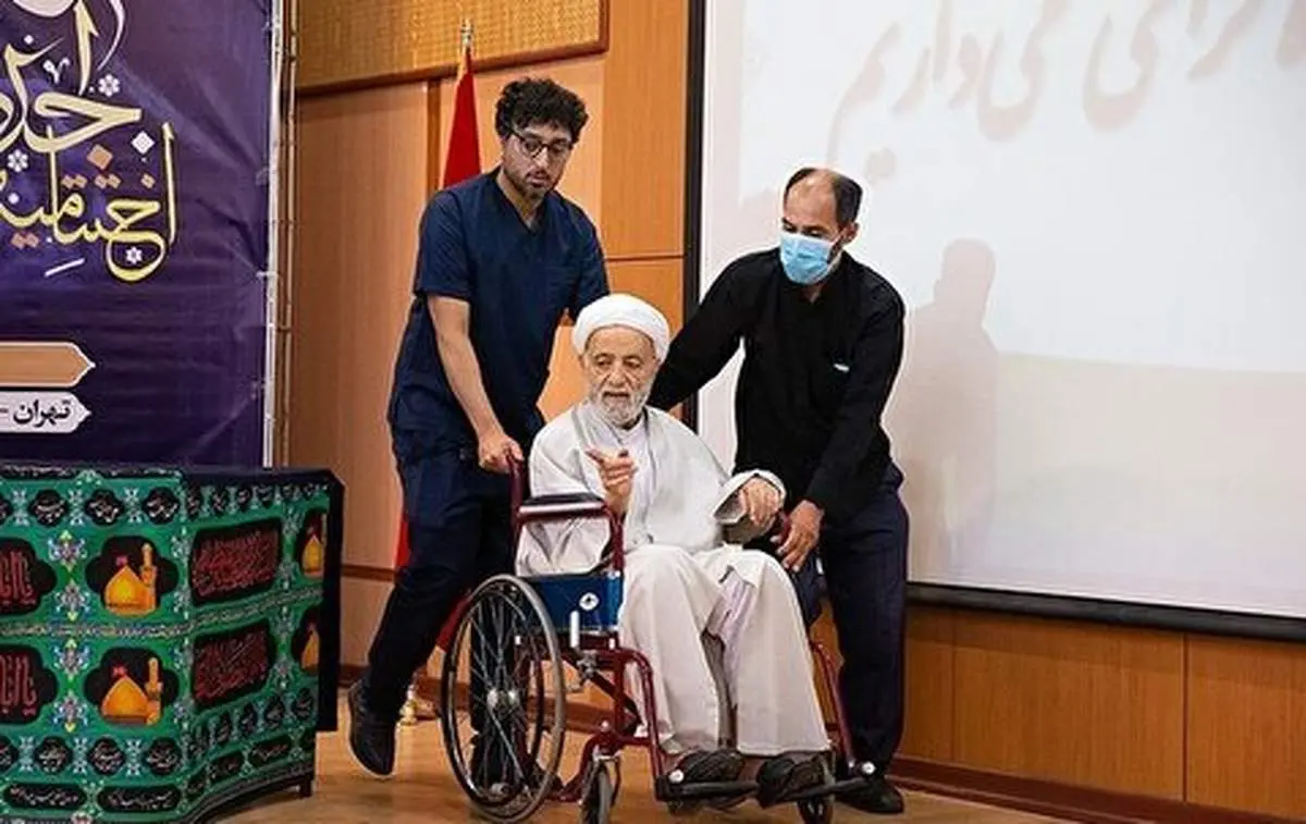 تصویری عجیب از شکسته شدن حجت الاسلام قرائتی