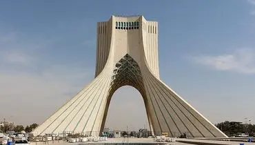 تصویری زیرخاکی از ساخت برج آزادی تهران و تردد شترها پای برج!