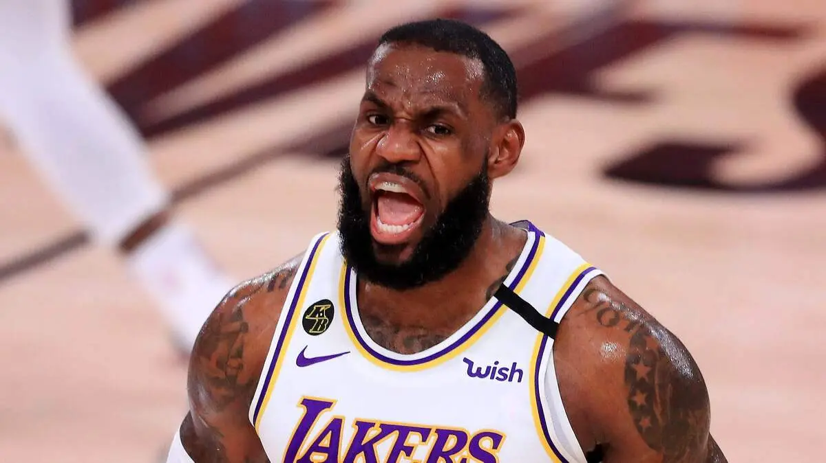 تمرین مشترک سوپراستار NBA با دختران عربستانی+ عکس