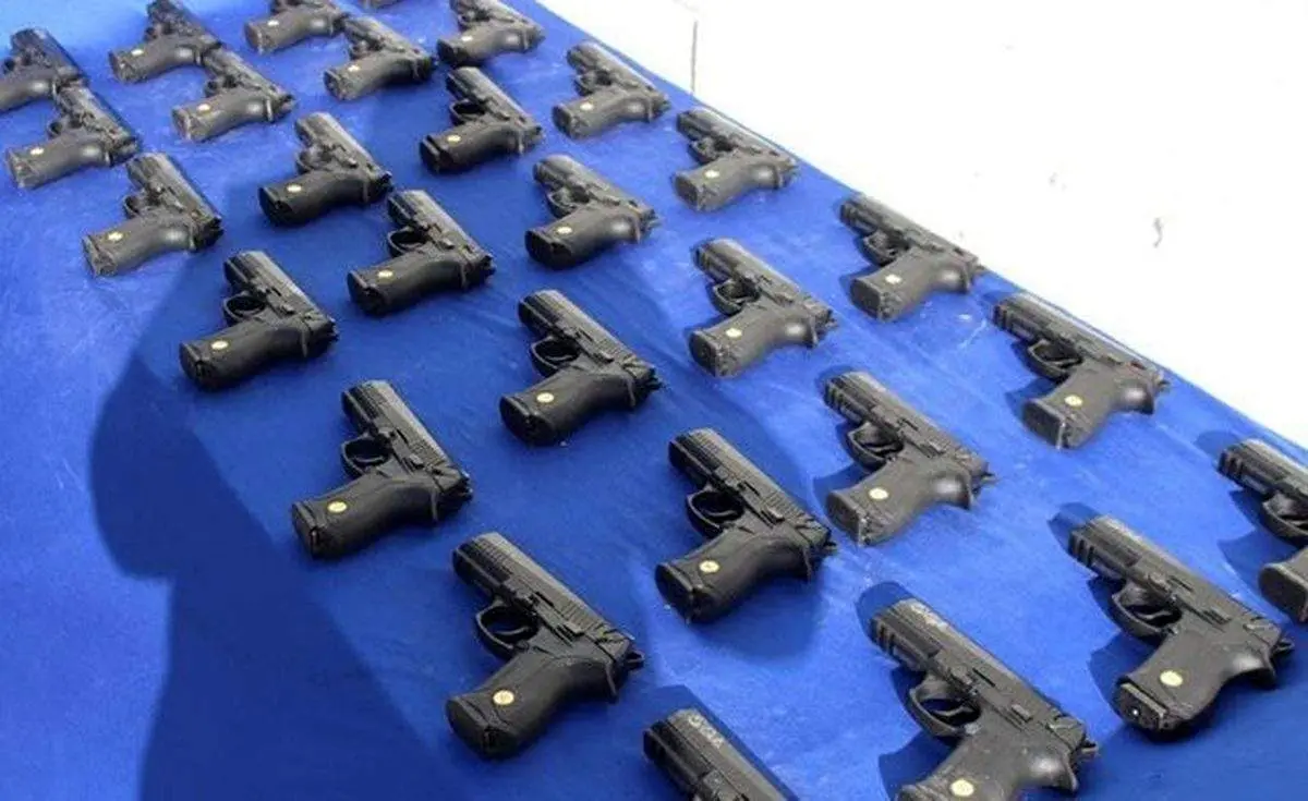 کشف سلاح جنگی در یک دستگاه خودروی سواری در تهران