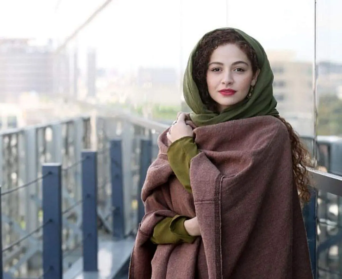تیپ پسرونه خانم بازیگر معروف در اکران خصوصی یک فیلم!+ عکس