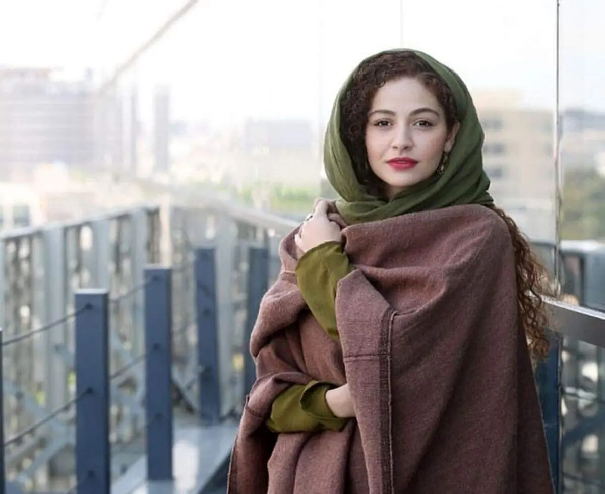 تیپ پسرونه خانم بازیگر معروف در اکران خصوصی یک فیلم!+ عکس