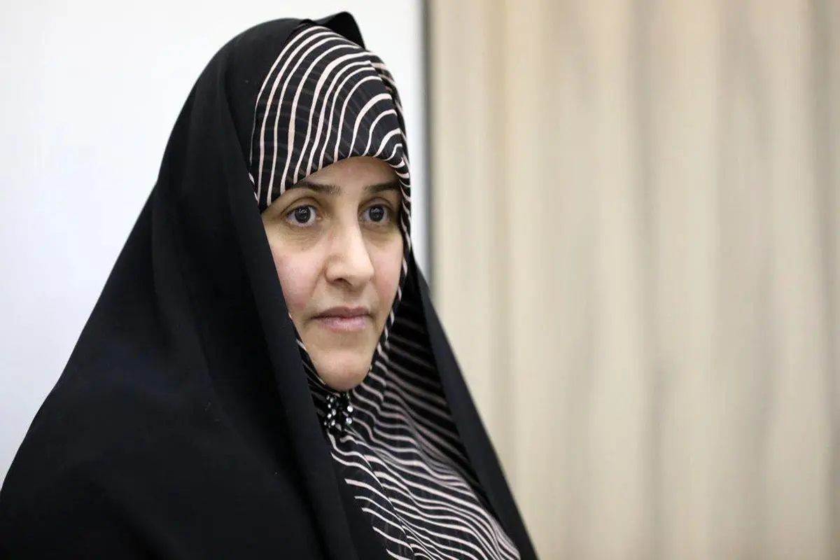 واکنش عضو دفتر نشر آثار رهبر انقلاب به استفاده همسر رئیسی از واژه بانوی اول+ عکس