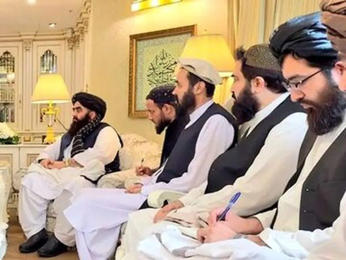 طالبان کاردار عربستان را به دلیل حضور یک زن در جلسه احضار کرد!