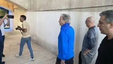 شوخی سرمربی الهلال با خرابی آسانسور  ورزشگاه آزادی!