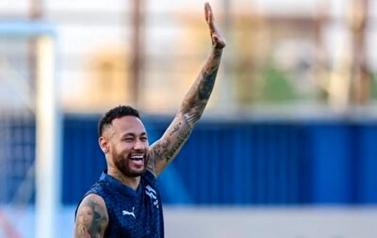 واکنش نیمار به تشویق های بی امان هواداران در استادیوم آزادی+ فیلم