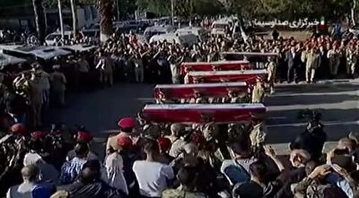 تشییع پیکر شهدای حمله تروریستی به دانشکده افسری حمص در سوریه+ فیلم