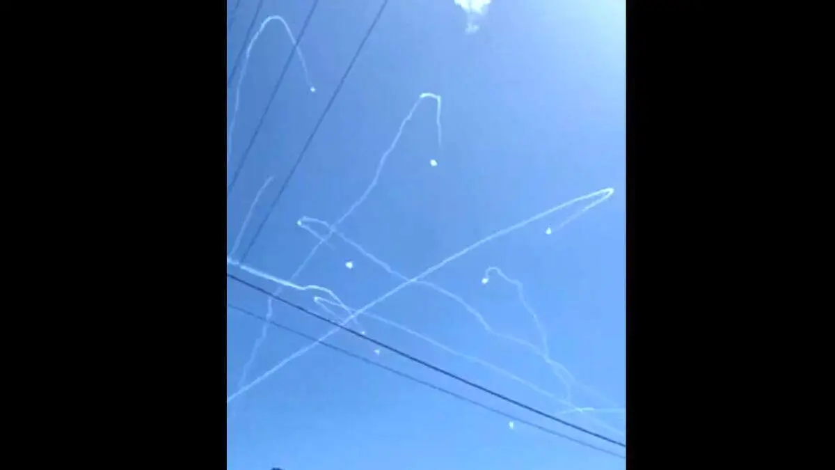 لحظه عملکرد گنبد آهنین اسراییل علیه موشکهای حماس+ فیلم