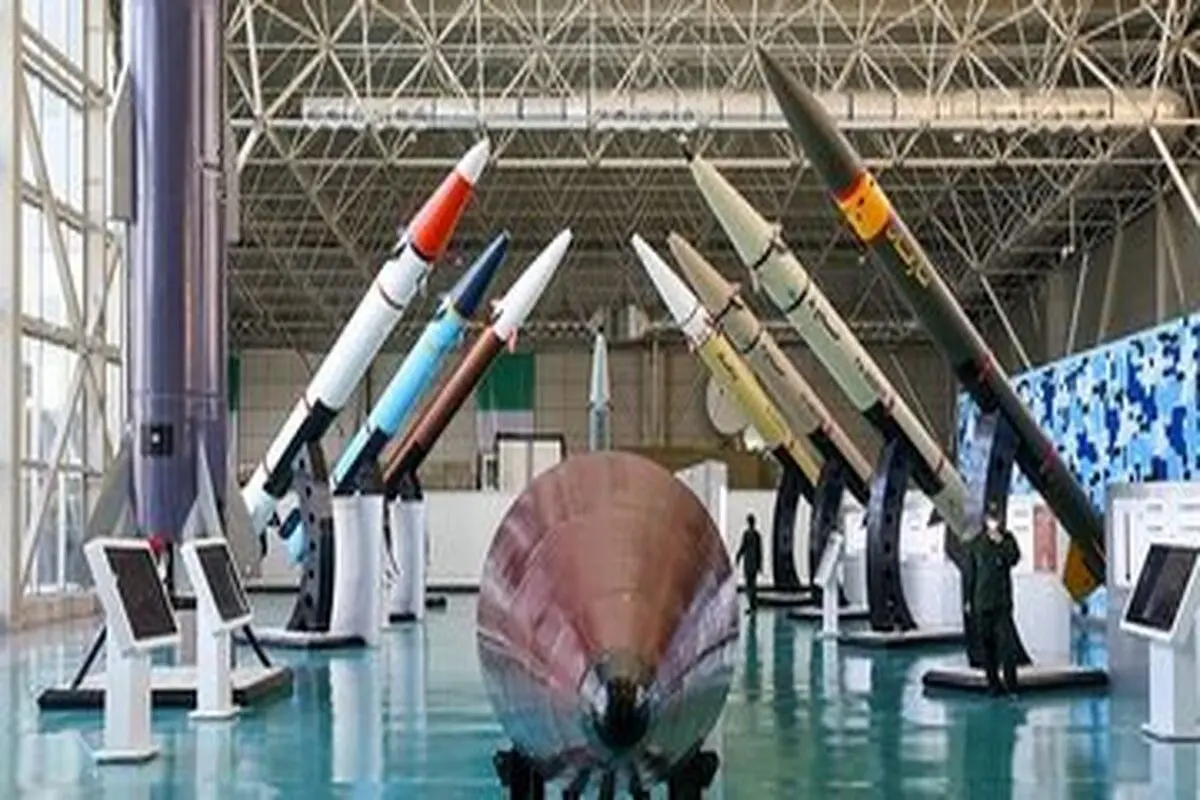 رونمایی از موشک ایرانی در حضور مقام بلندپایه نظامی روسی+ عکس