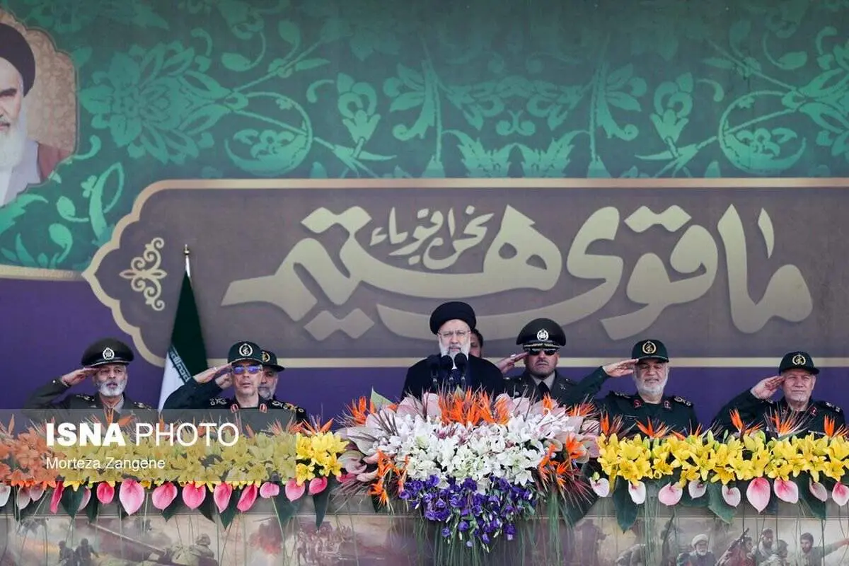 احترام نظامی فرماندهان بلندپایه ارتش و سپاه به رئیسی+ عکس