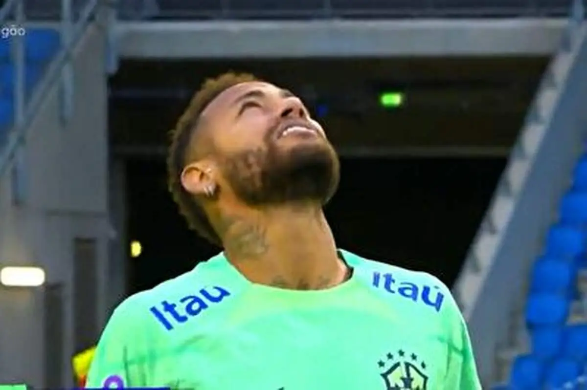 تسلط باورنکردنی نیمار در کنترل توپ ارسالی از فاصله ۳۵ متری زمین+ فیلم